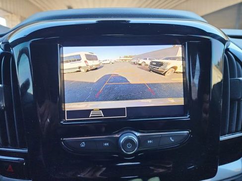 Used 2023 Chevrolet Traverse LT image 22