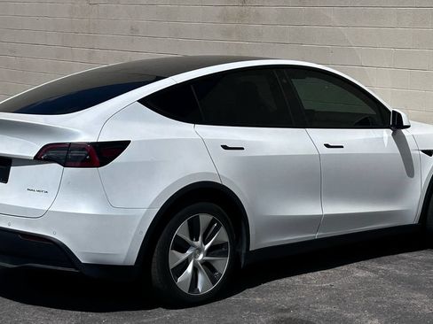 Used 2021 Tesla Model Y Long Range AWD/4WD image 5