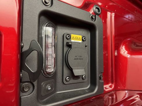 New 2025 Ford Maverick XLT w/ XLT Luxury Package image 33