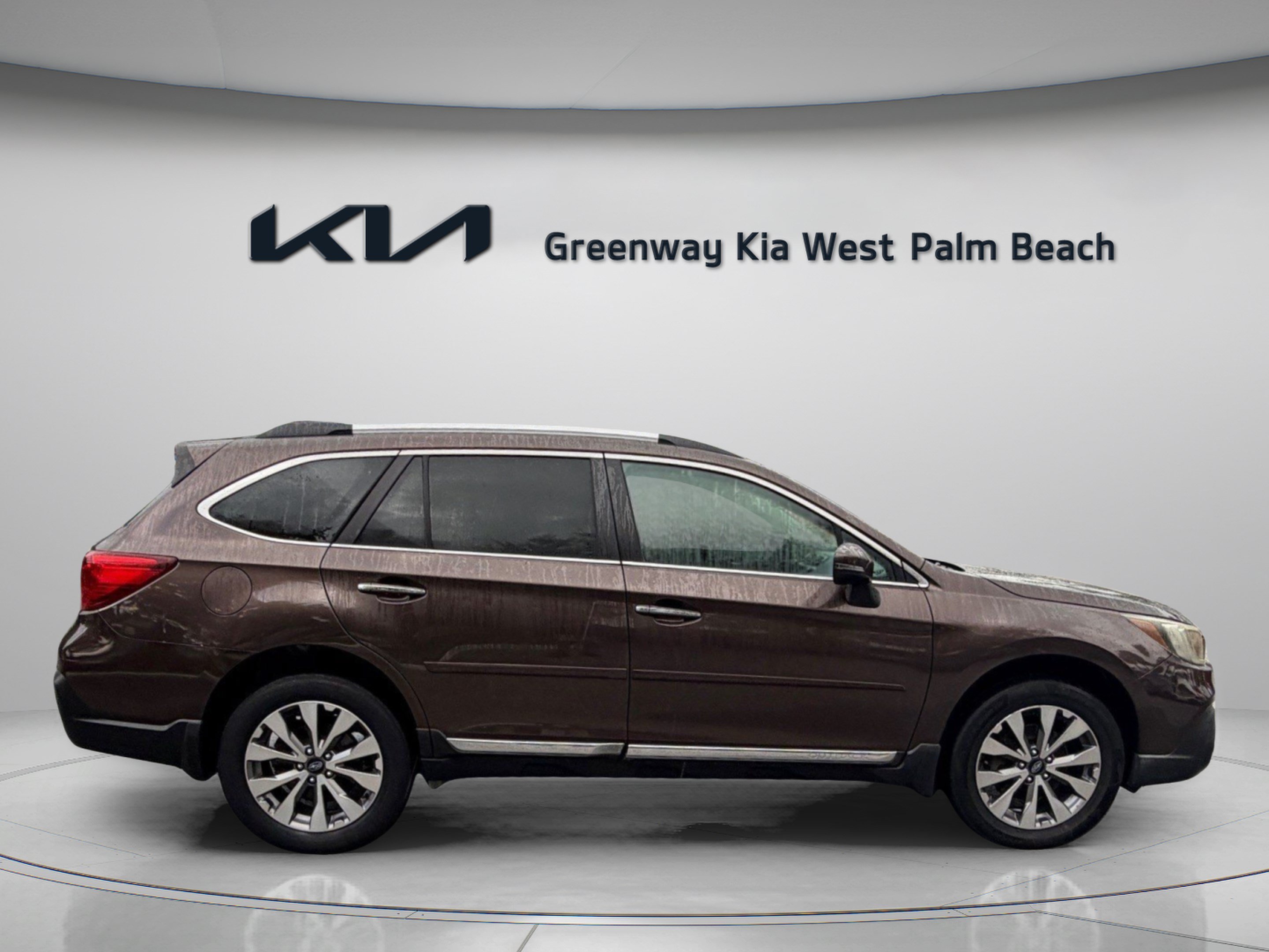 Used 2019 Subaru Outback 3.6R Touring AWD/4WD image 8