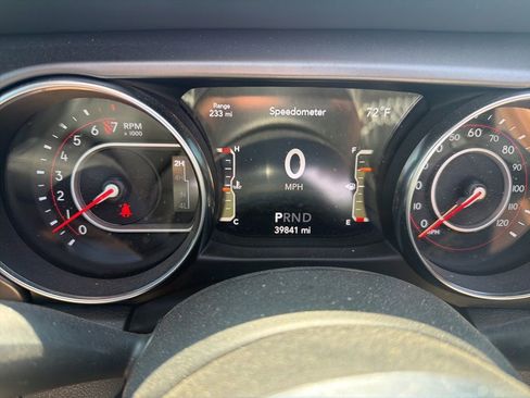 Used 2022 Jeep Wrangler Unlimited Rubicon w/ Cold Weather Group AWD/4WD image 1