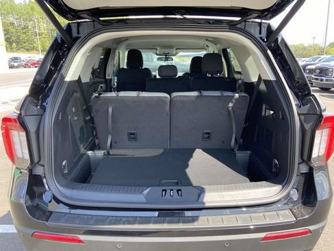 New 2025 Ford Explorer Active RWD image 17