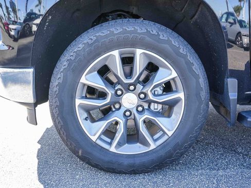 Used 2022 Chevrolet Silverado 1500 LT AWD/4WD image 13