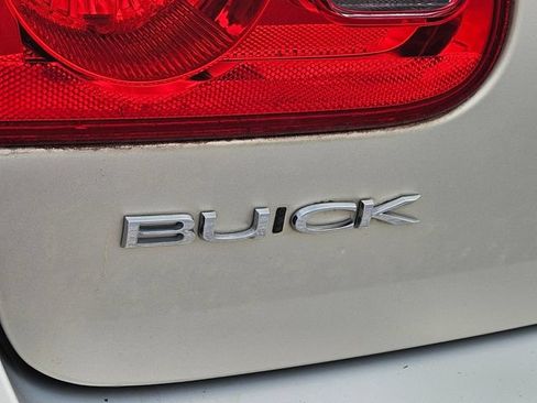 Used 2008 Buick Lucerne CX FWD image 16