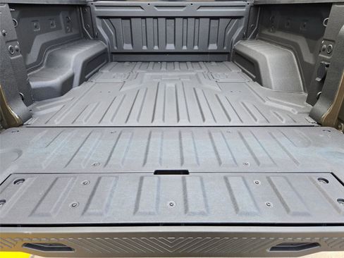 Used 2024 GMC Hummer EV 2X w/ LPO, Illumination Package AWD/4WD image 32