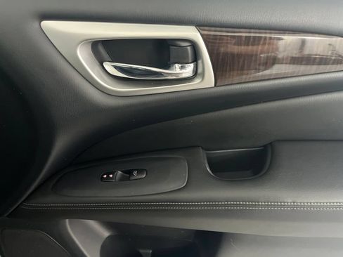 Used 2015 Nissan Pathfinder Platinum FWD image 60