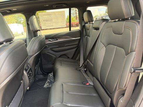 New 2026 Jeep Grand Cherokee Limited AWD/4WD image 19