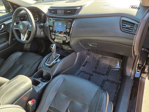 Used 2019 Nissan Rogue SL w/ Premium Package image 21