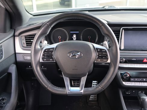 Used 2018 Hyundai Sonata Limited image 18