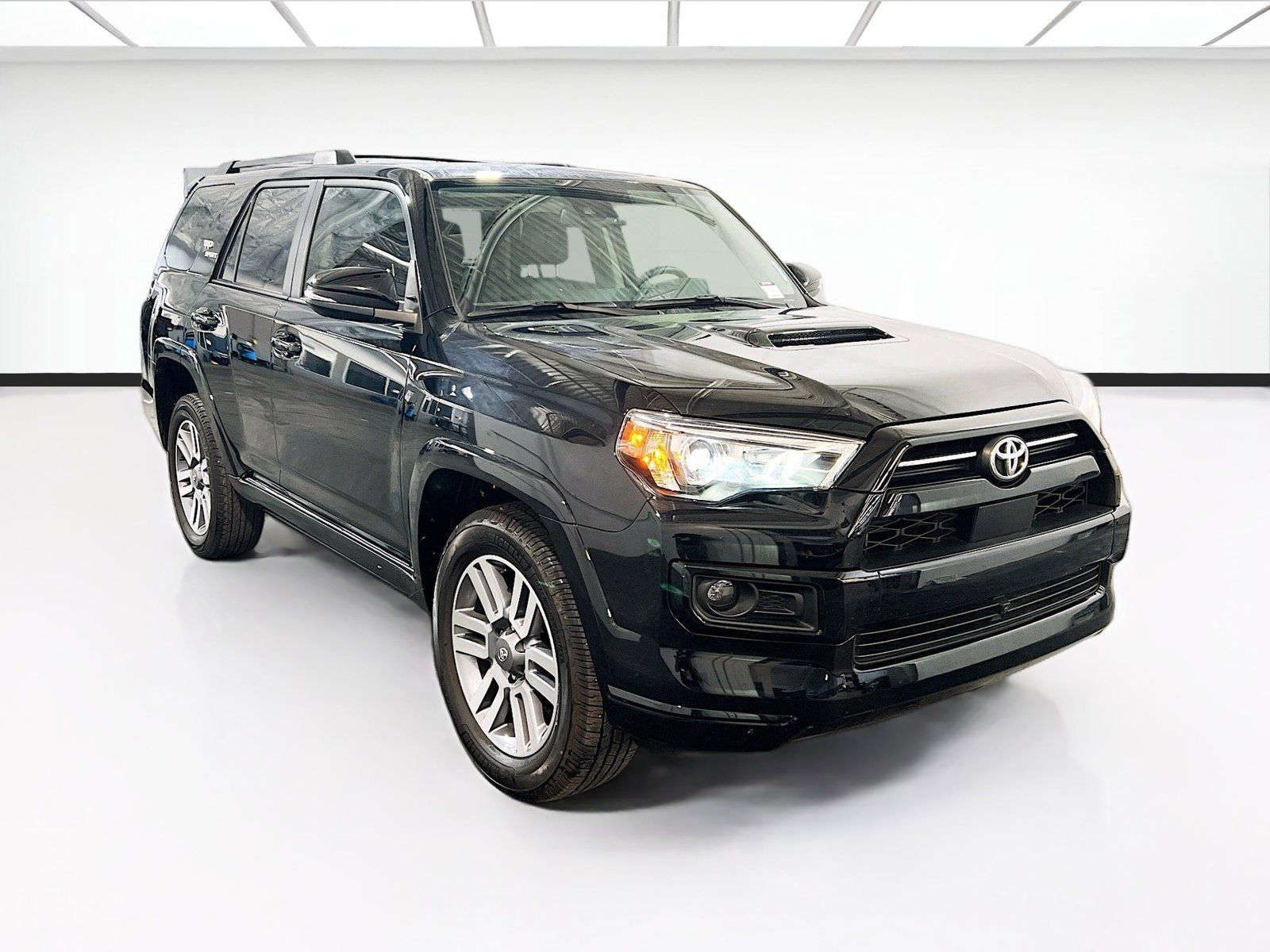 Used 2024 Toyota 4Runner TRD Sport w/ Technology Package AWD/4WD image 3