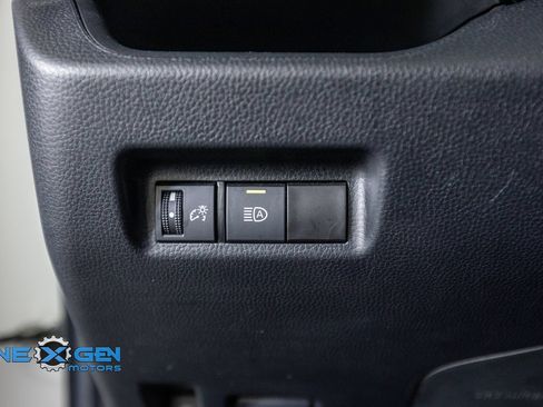 Used 2023 Toyota RAV4 AWD Hybrid image 13