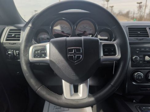 Used 2014 Dodge Challenger SXT RWD image 11