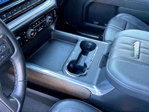 Used 2025 Chevrolet Silverado 3500 High Country w/ Technology Package image 16