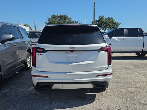 Used 2022 Cadillac XT6 Premium Luxury FWD image 5