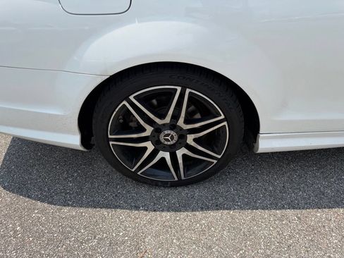 Used 2013 Mercedes-Benz C 250 Coupe image 5