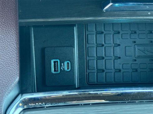 Used 2024 Ford Expedition Limited image 21