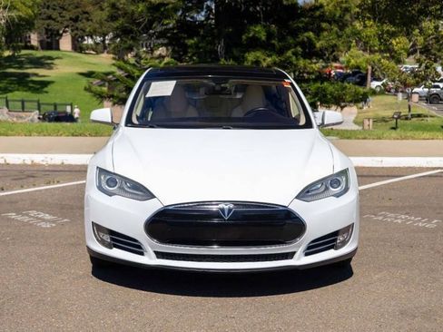 Used 2012 Tesla Model S Signature Performance image 2