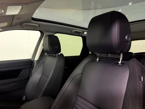 New 2025 Land Rover Discovery Sport S image 6