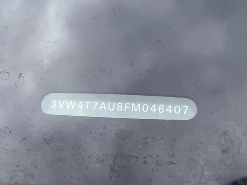 Used 2015 Volkswagen Golf 4-Door image 3