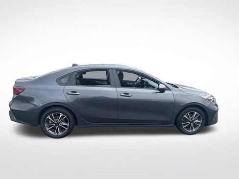 Used 2024 Kia Forte LXS FWD image 7