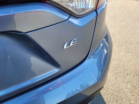 Used 2020 Toyota Corolla LE FWD image 7