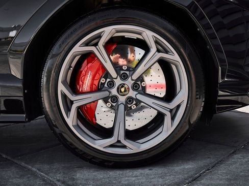 Used 2022 Lamborghini Urus AWD/4WD image 21