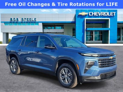 Used 2025 Chevrolet Traverse LT