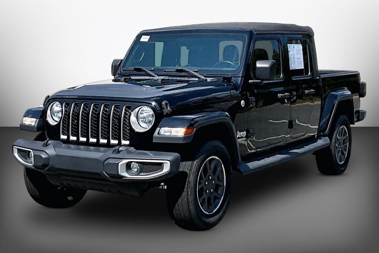 Certified 2020 Jeep Gladiator Overland w/ Trailer Tow Package AWD/4WD image 4
