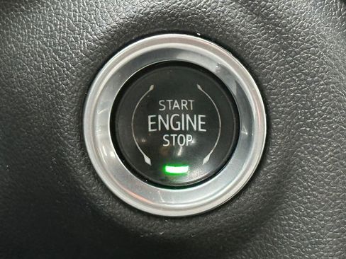 Used 2020 Chevrolet Silverado 1500 RST image 32