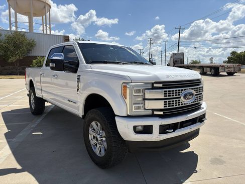 Used 2017 Ford F250 Platinum w/ FX4 Off-Road Package AWD/4WD image 5