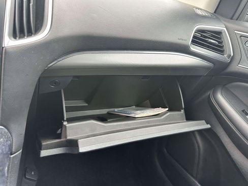 Used 2024 Ford Edge Titanium image 33