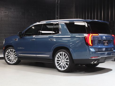 Used 2025 GMC Yukon Denali w/ Denali Reserve Package AWD/4WD image 13