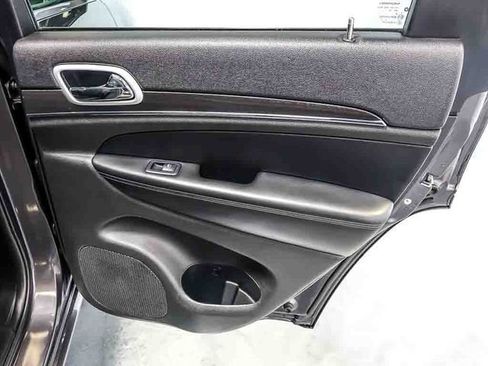 Used 2018 Jeep Grand Cherokee Limited AWD/4WD image 30