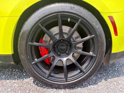 Used 2019 Chevrolet Camaro ZL1 RWD image 14