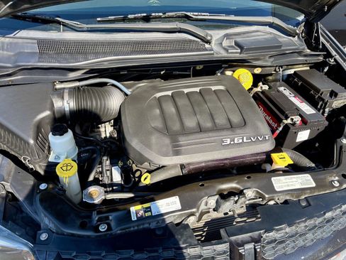 Used 2017 Dodge Grand Caravan GT FWD image 26