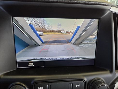 Used 2023 GMC Terrain SLT image 46