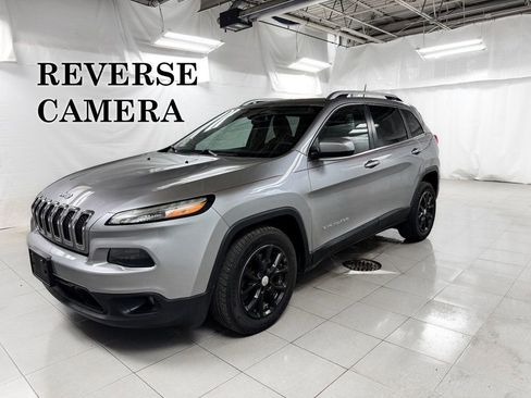 Used 2018 Jeep Cherokee Latitude image 1