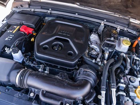 Used 2024 Jeep Wrangler Unlimited Rubicon 4xe image 32