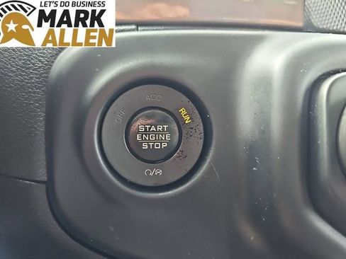 Used 2018 Jeep Wrangler Unlimited Sahara image 17