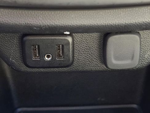 Used 2023 Chevrolet Traverse LS image 26