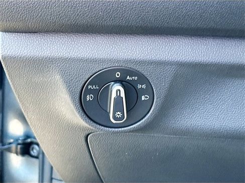 Used 2021 Volkswagen Jetta SEL Premium image 10