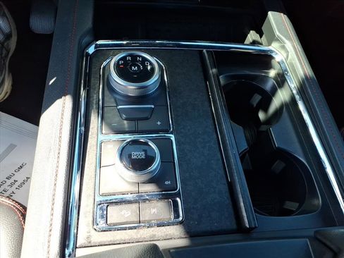 Used 2022 Ford Expedition Limited image 15