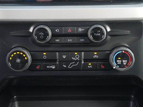 New 2026 Ford F350 XLT w/ XLT Premium Package AWD/4WD image 22