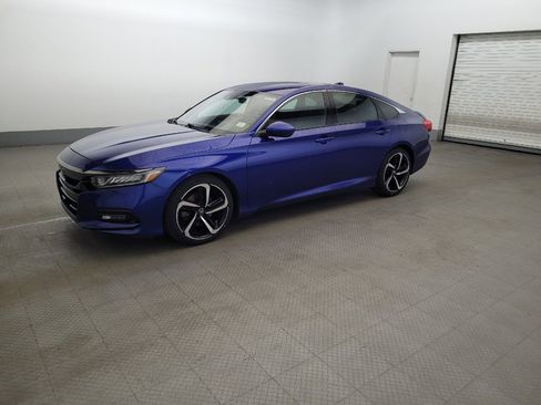 Used 2018 Honda Accord Sport image 2
