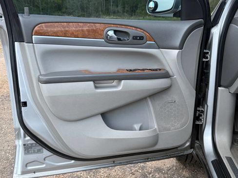 Used 2012 Buick Enclave Premium w/ LPO, Cargo Convenience Pkg image 24