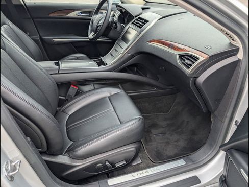 Used 2016 Lincoln MKZ FWD image 17