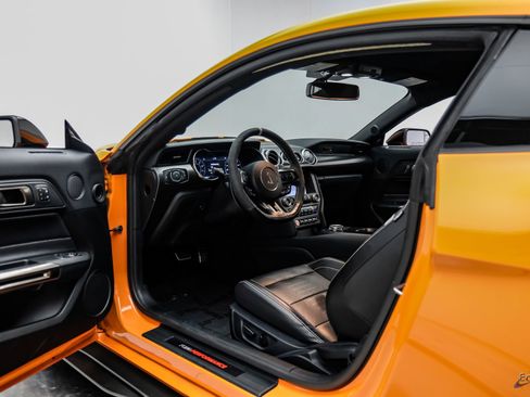 Used 2021 Ford Mustang Shelby GT500 w/ Technology Package image 38