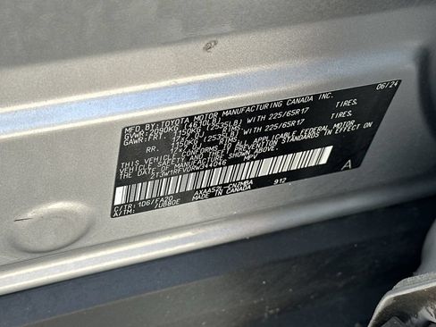 Used 2024 Toyota RAV4 XLE w/ Convenience Package FWD image 33