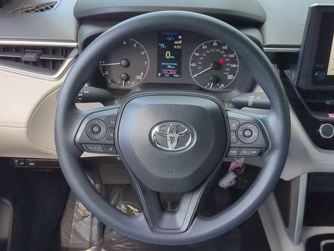 Used 2024 Toyota Corolla Cross L image 22