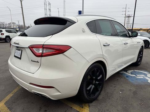 Used 2017 Maserati Levante w/ Luxury Package image 5